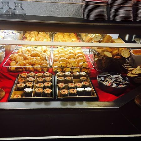 Logis Hotel Lons-Le-Saunier - Restaurant Le Grill 외부 사진