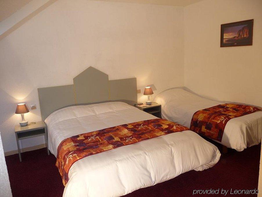 Logis Hotel Lons-Le-Saunier - Restaurant Le Grill 객실 사진