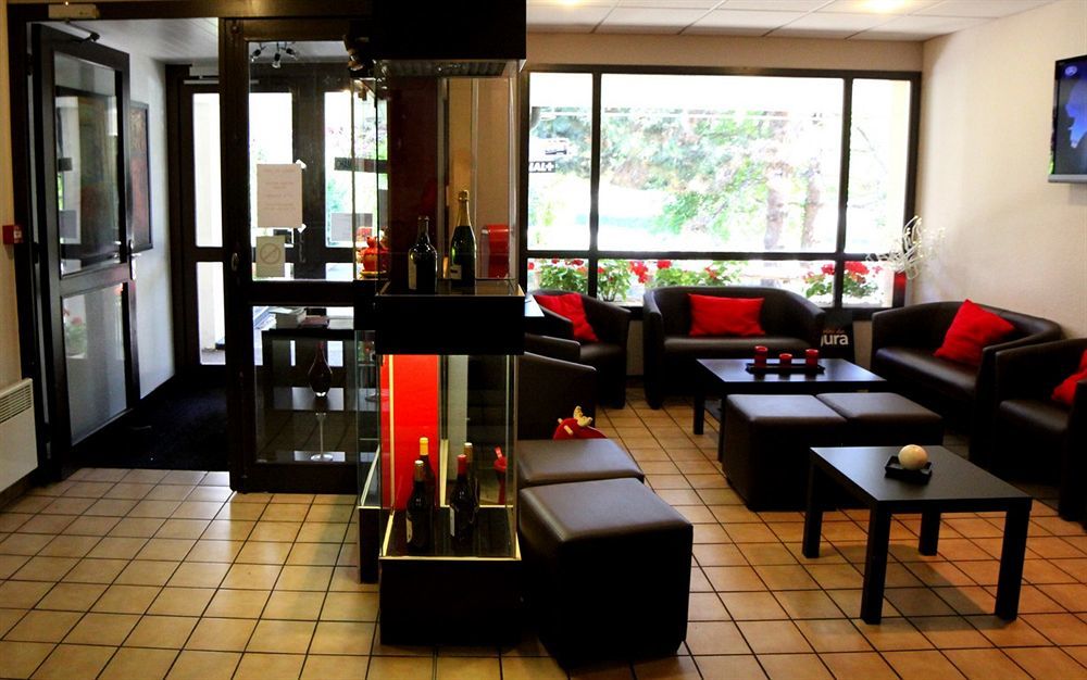 Logis Hotel Lons-Le-Saunier - Restaurant Le Grill 외부 사진