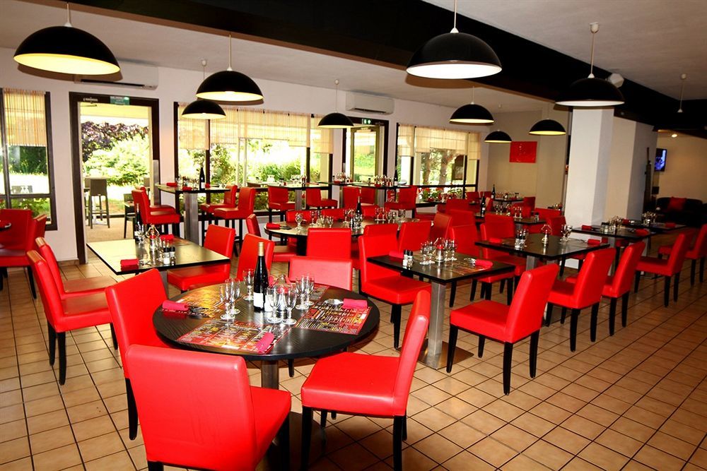 Logis Hotel Lons-Le-Saunier - Restaurant Le Grill 외부 사진