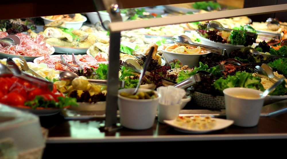 Logis Hotel Lons-Le-Saunier - Restaurant Le Grill 외부 사진