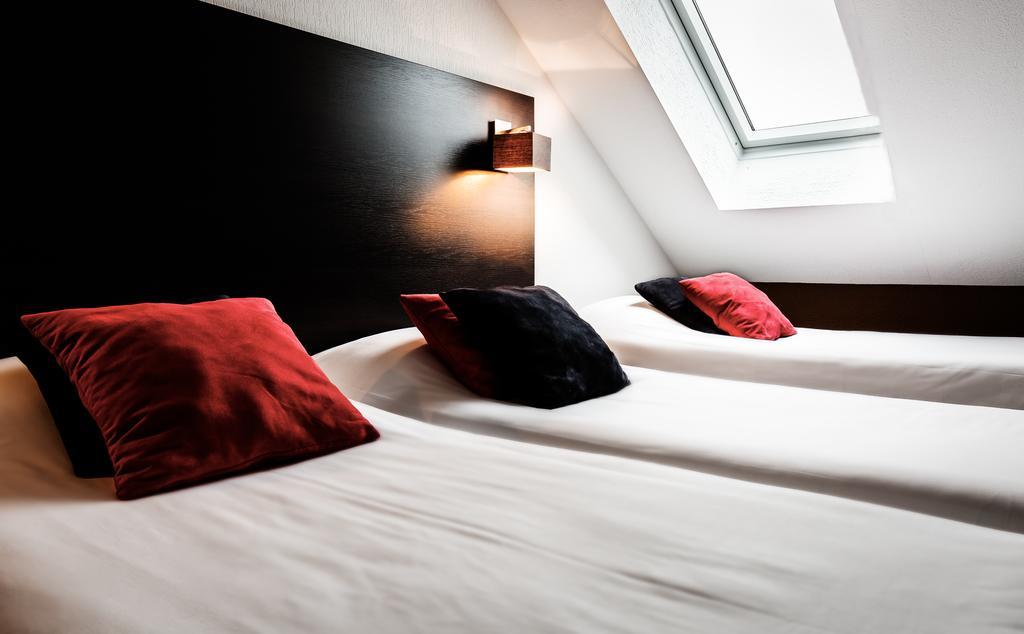 Logis Hotel Lons-Le-Saunier - Restaurant Le Grill 외부 사진