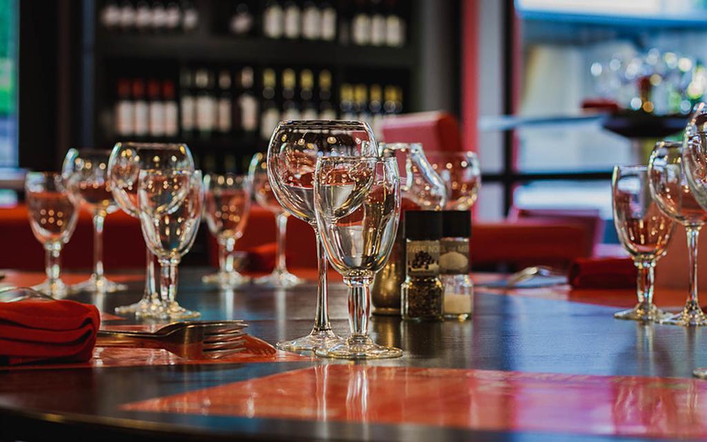 Logis Hotel Lons-Le-Saunier - Restaurant Le Grill 외부 사진