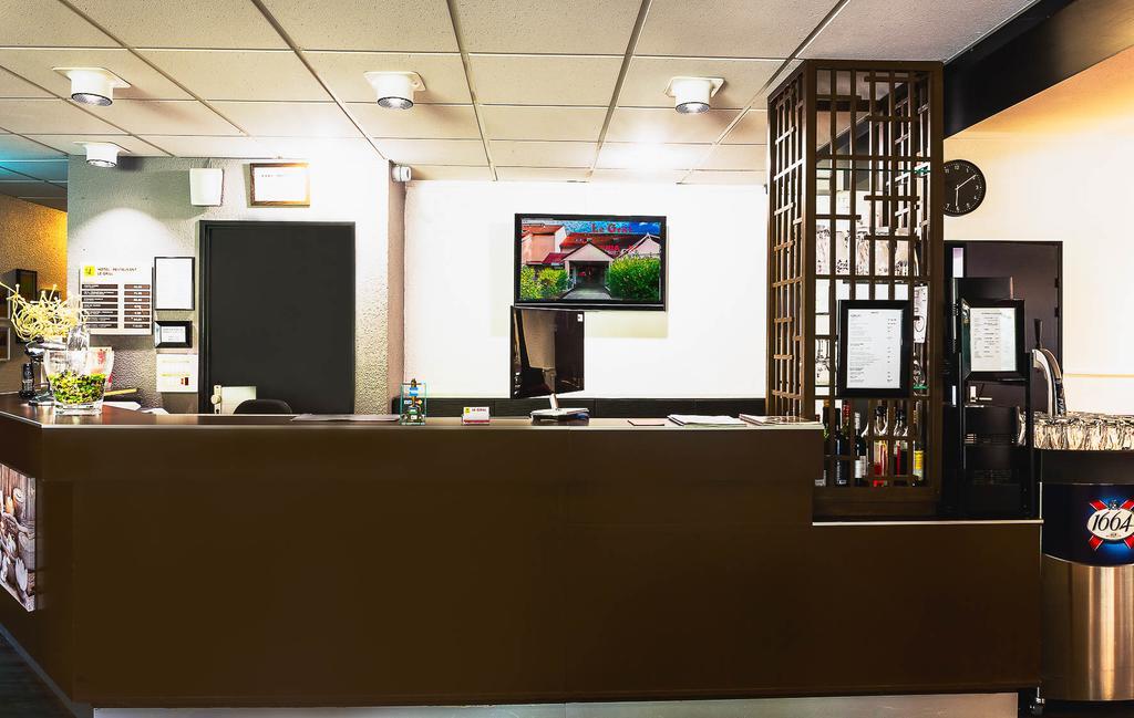 Logis Hotel Lons-Le-Saunier - Restaurant Le Grill 외부 사진