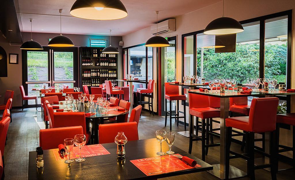 Logis Hotel Lons-Le-Saunier - Restaurant Le Grill 외부 사진