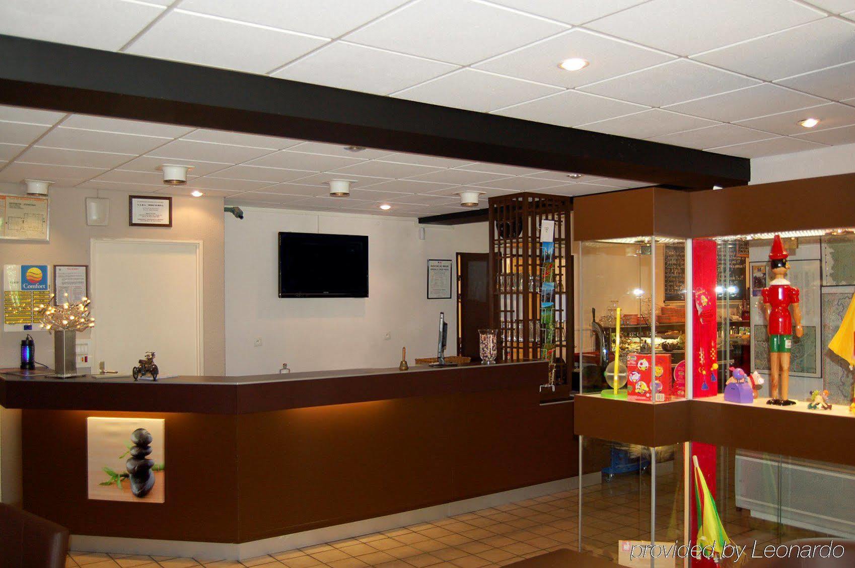 Logis Hotel Lons-Le-Saunier - Restaurant Le Grill 외부 사진