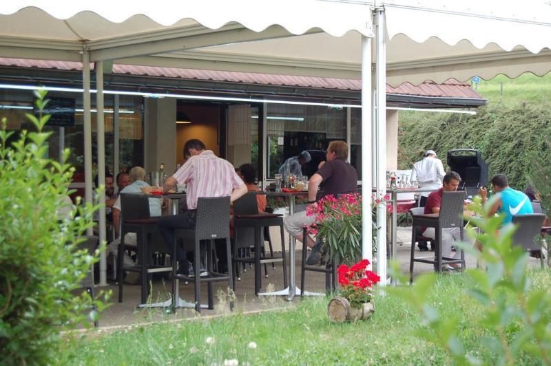 Logis Hotel Lons-Le-Saunier - Restaurant Le Grill 외부 사진